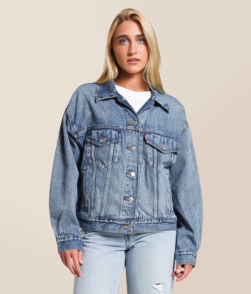 Load image into Gallery viewer, Levi's Women's '90s Trucker Jacket Medium Wash A17430046
