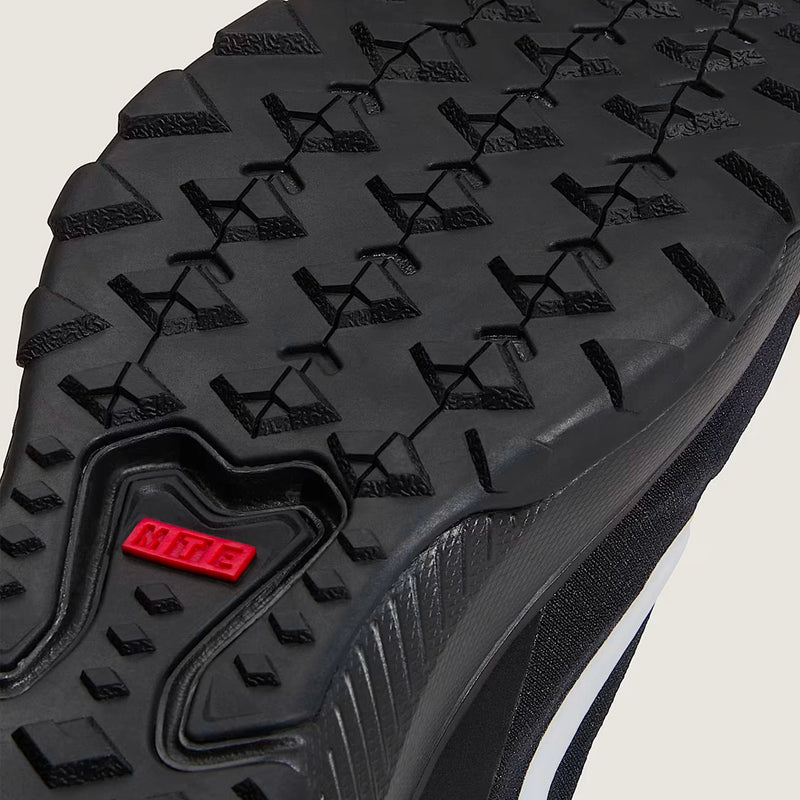 Load image into Gallery viewer, Vans Women's Crosspath Shoes Reflective Black VN000CVUBLK
