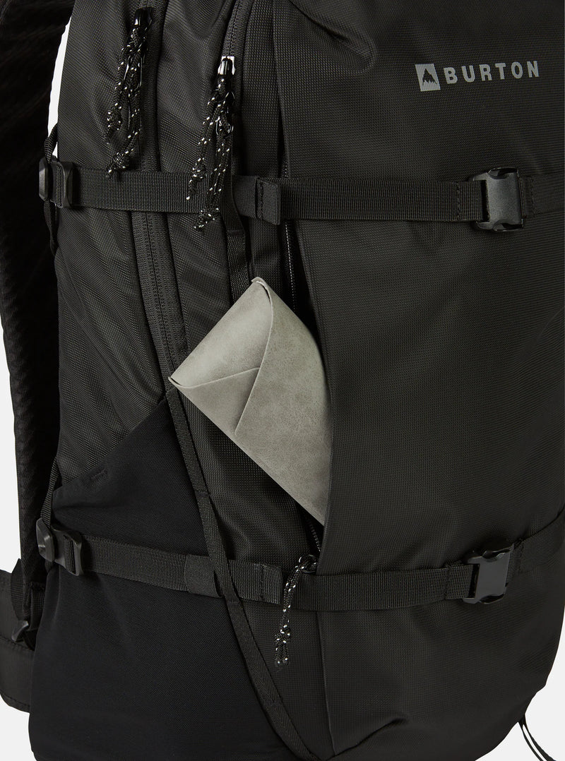 Load image into Gallery viewer, Burton Unisex Day Hiker 30L Backpack True Black 15285112001
