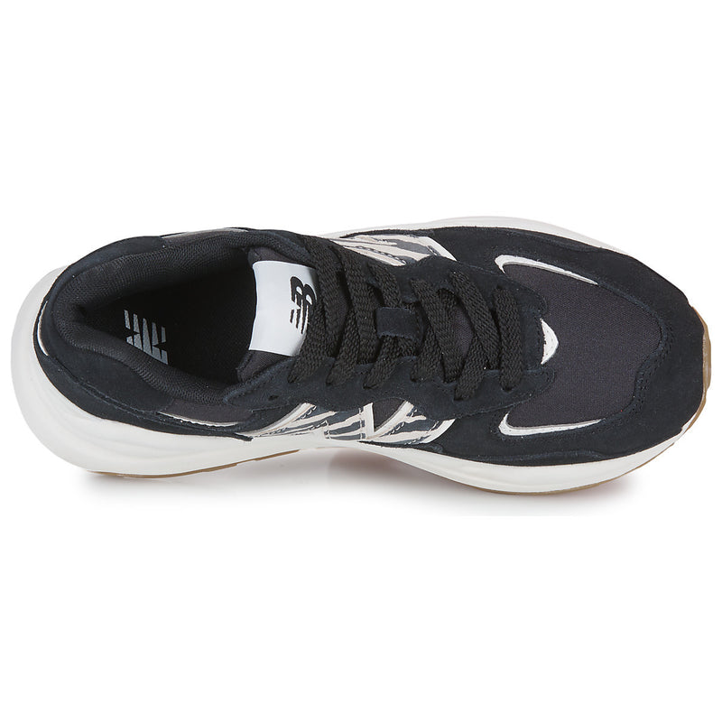 Load image into Gallery viewer, New Balance Women&#39;s 57/40 Shoes Black W5740APA
