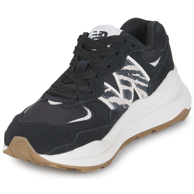 Load image into Gallery viewer, New Balance Women&#39;s 57/40 Shoes Black W5740APA

