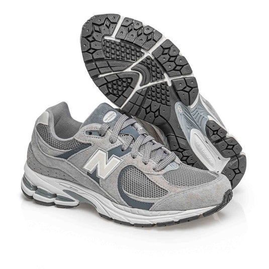 New Balance Men's Chunky Sneakers Shoes Grey M2002RBP