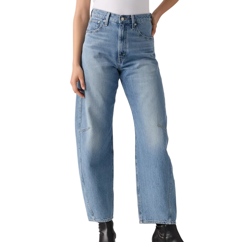 Load image into Gallery viewer, Levi's Women's Cinch Barrel Jeans Medium Wash 003V50002
