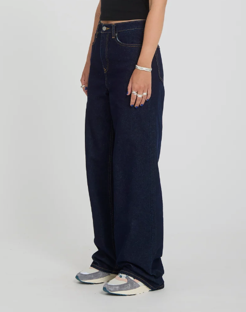 Load image into Gallery viewer, Volcom Women's Stoned Hirise Jeans Raw B1912608_RAW
