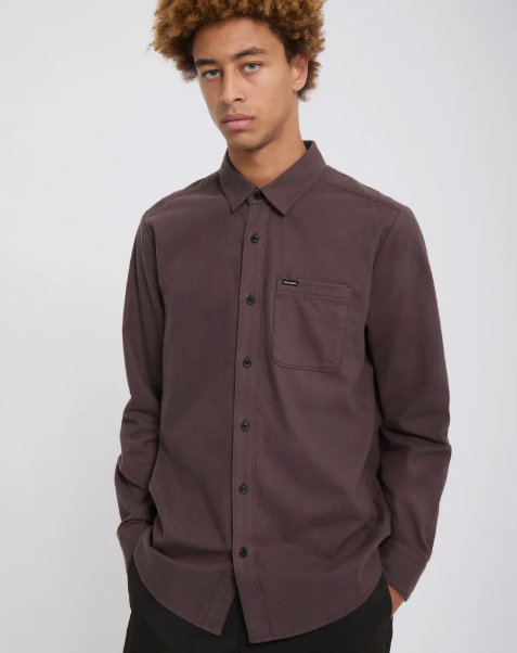 Load image into Gallery viewer, Volcom Men's Caden Solid Long Sleeve Shirt Raisin A0532601-RSN
