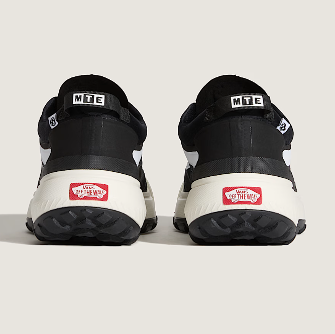 Load image into Gallery viewer, Vans Unisex Crosspath Shoes Black/White VN000CVUBA2
