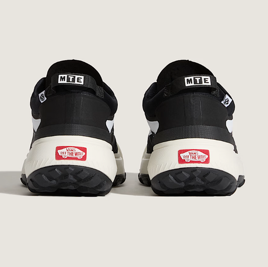 Vans Unisex Crosspath Shoes Black/White VN000CVUBA2