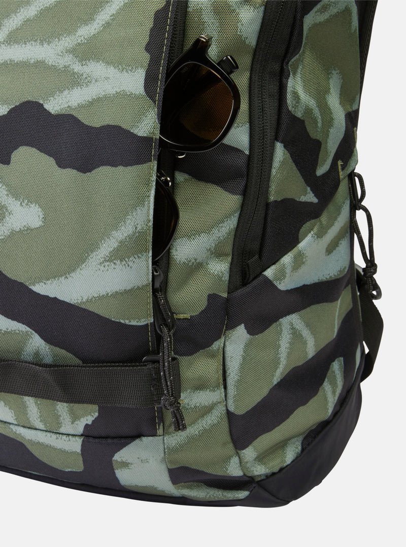 Load image into Gallery viewer, Burton Unisex Kilo 2.0 27L Backpack Graffiti Camo 2134317E3URG
