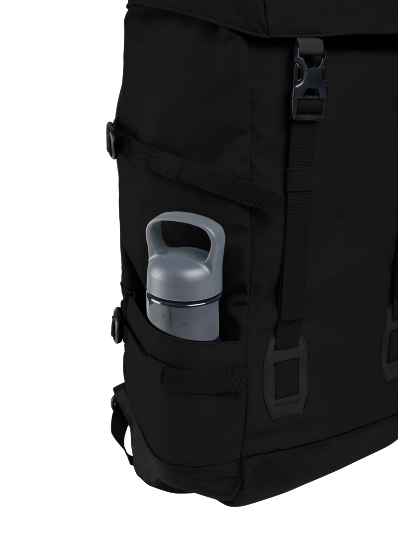 Load image into Gallery viewer, Burton's Unisex Tinder 2.0 30L Backpack True Black 2134516A04
