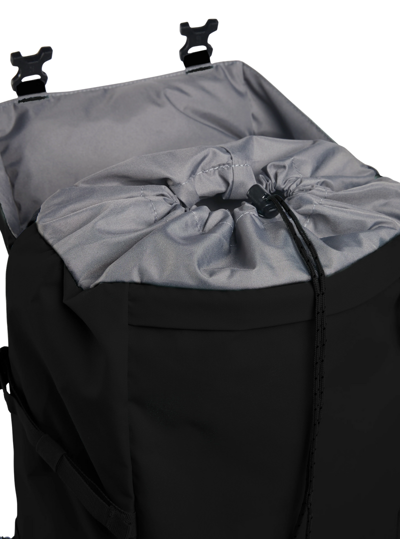 Load image into Gallery viewer, Burton's Unisex Tinder 2.0 30L Backpack True Black 2134516A04
