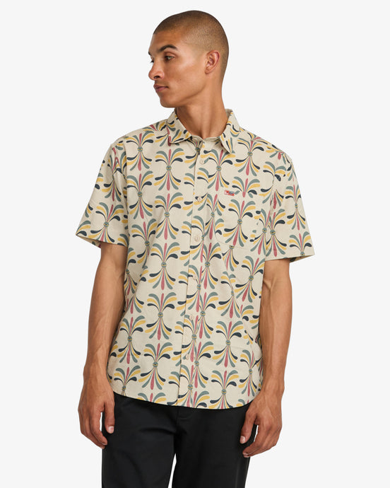 RVCA Men's LA Eye Floral Short Sleeve Shirt Light Khaki 23A041500-LKH