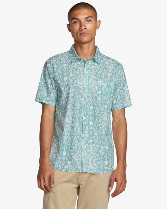 RVCA Men's Jacobs Archive Short Sleeve Shirt Blue Haze 23A042502_BN4