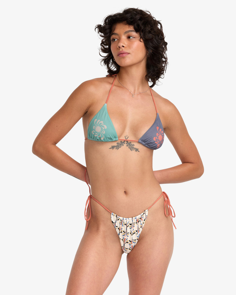 Load image into Gallery viewer, RVCA Women&#39;s Lauryn Skimpy Coverage Bikini Top Multi 23O131500_MUL

