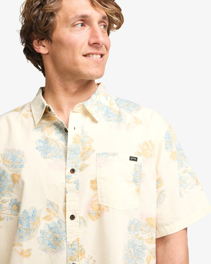Load image into Gallery viewer, Billabong Men's Sundays Short Sleeve Shirt Chino 24A041505-CNO
