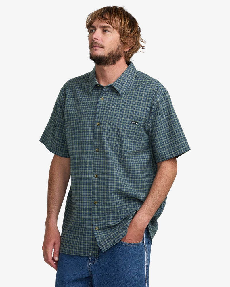 Load image into Gallery viewer, Billabong Men&#39;s Mogul Short Sleeves Shirt Midnight 24A041508_MID
