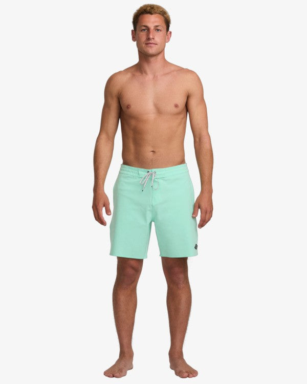 Load image into Gallery viewer, Billabong Men&#39;s Every Other Day 17.5&quot; Lo Tides Boardshorts Bermuda 24A081513-BDA
