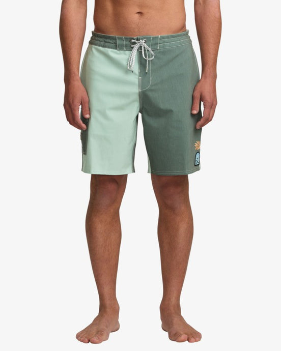 Billabong Men's Sunshine 17.5