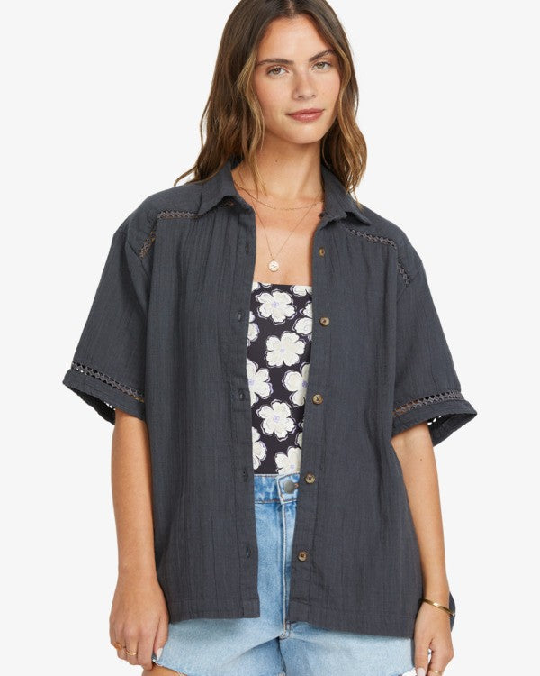 Load image into Gallery viewer, Billabong Women&#39;s Summers End Short Sleeves Shirt Black Sands 24B041505-BSD
