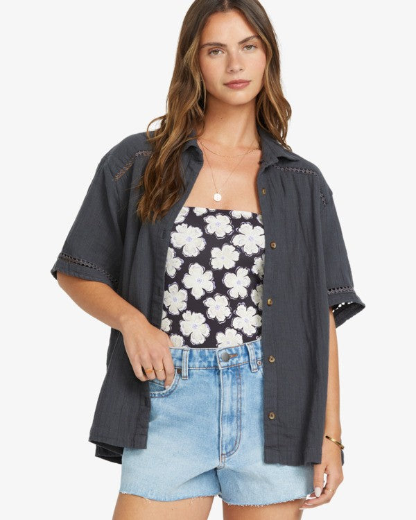 Load image into Gallery viewer, Billabong Women&#39;s Summers End Short Sleeves Shirt Black Sands 24B041505-BSD
