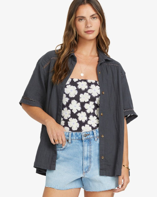 Billabong Women's Summers End Short Sleeves Shirt Black Sands 24B041505-BSD