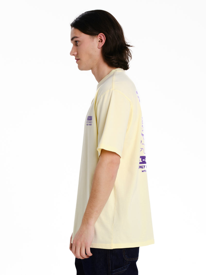 Load image into Gallery viewer, Emerson Men's "World Famous Steaks" T-shirt 261.EM33.29-Pale-Yellow
