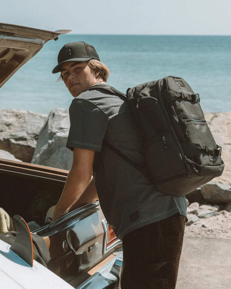 Load image into Gallery viewer, Billabong Unisex Combat Large 35L Backpack Stealth ABYBP00158-STH
