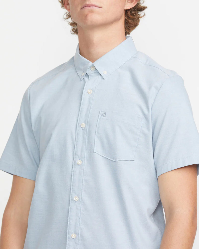 Load image into Gallery viewer, Volcom Men&#39;s Everett Oxford Shirt Wrecked Indigo A0412501_WRC
