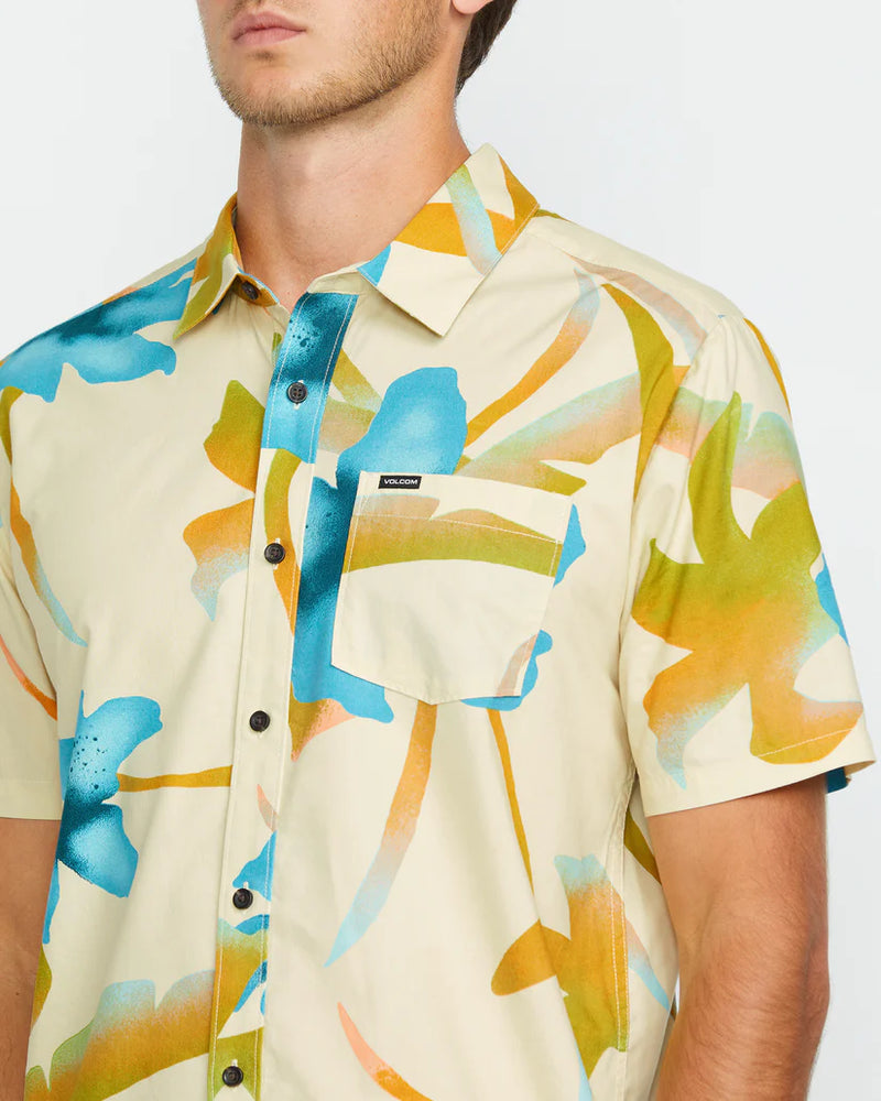 Load image into Gallery viewer, Volcom Men&#39;s Tracers Floral Short Sleeve Shirt Light Beige A0412511_LBG
