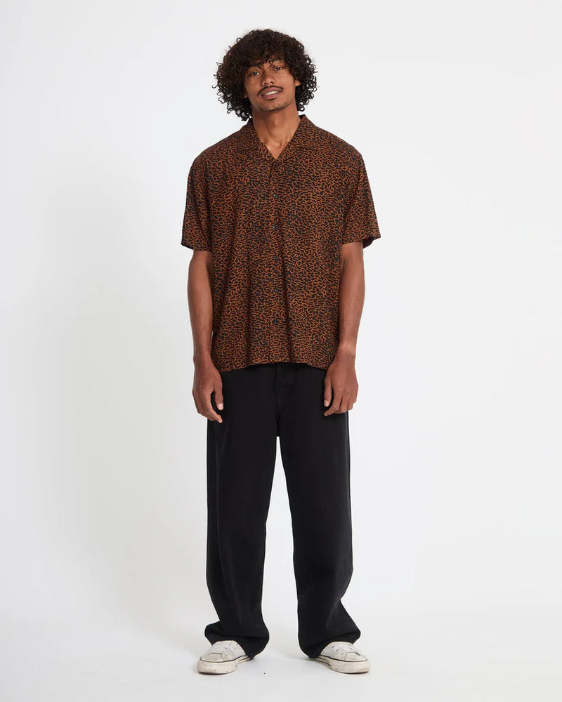 Load image into Gallery viewer, Volcom Men's Utopias Print Shirt Brown Horn A0412623_BRH

