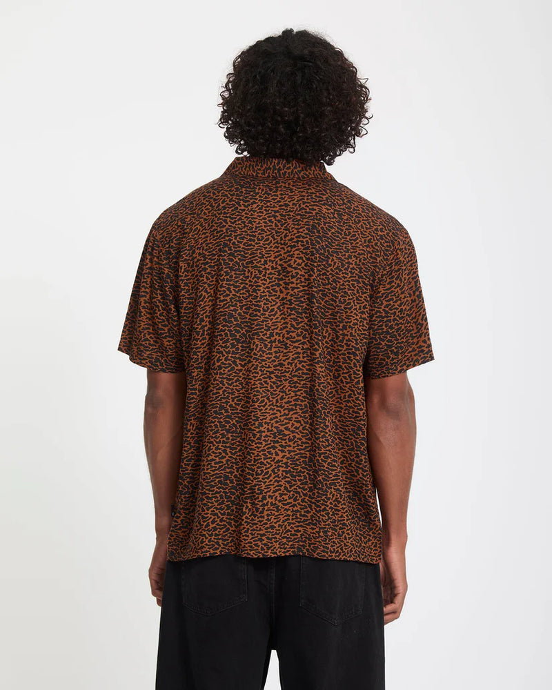 Load image into Gallery viewer, Volcom Men's Utopias Print Shirt Brown Horn A0412623_BRH
