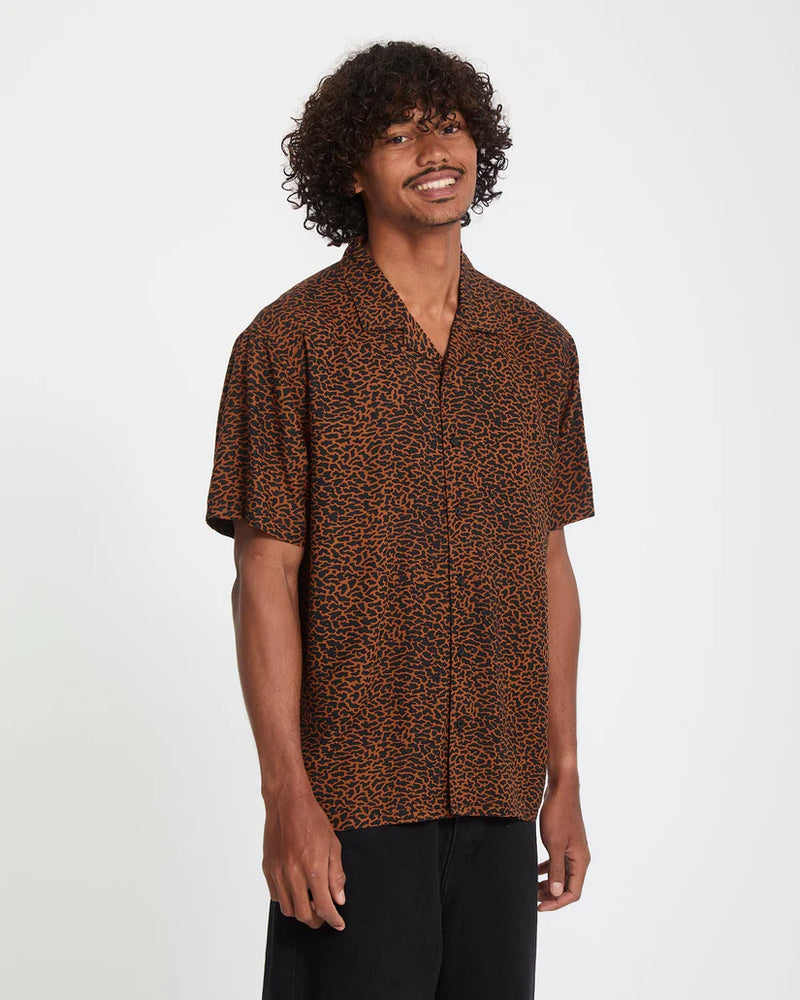 Load image into Gallery viewer, Volcom Men's Utopias Print Shirt Brown Horn A0412623_BRH
