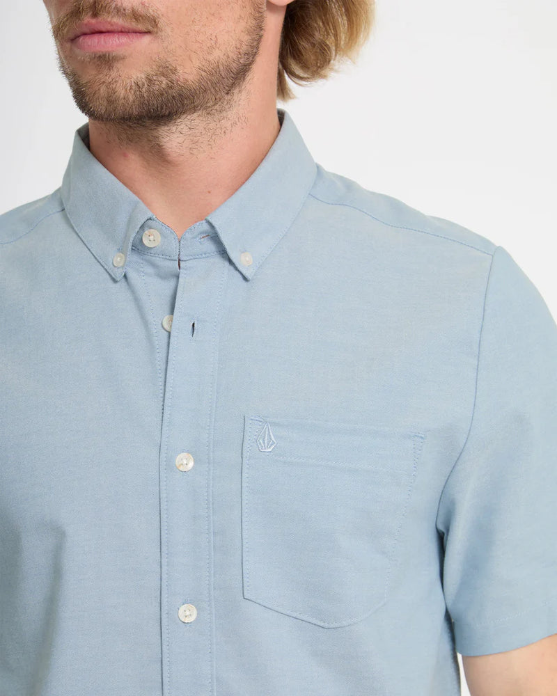 Load image into Gallery viewer, Volcom Men's Everett Oxford Shirt Wrecked Indigo A0412625_WRC
