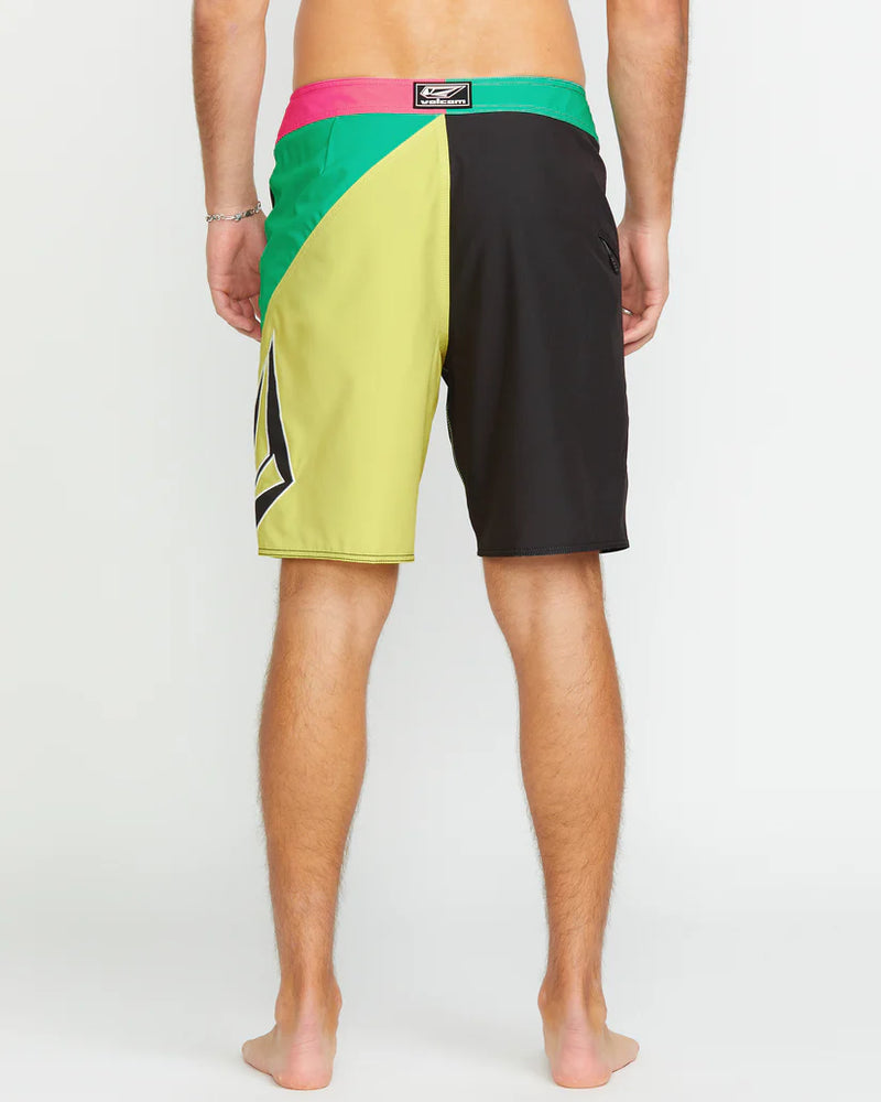 Load image into Gallery viewer, Volcom Men&#39;s Vee Bee Mod 20&quot; Boardshorts Black A0812505_BLK
