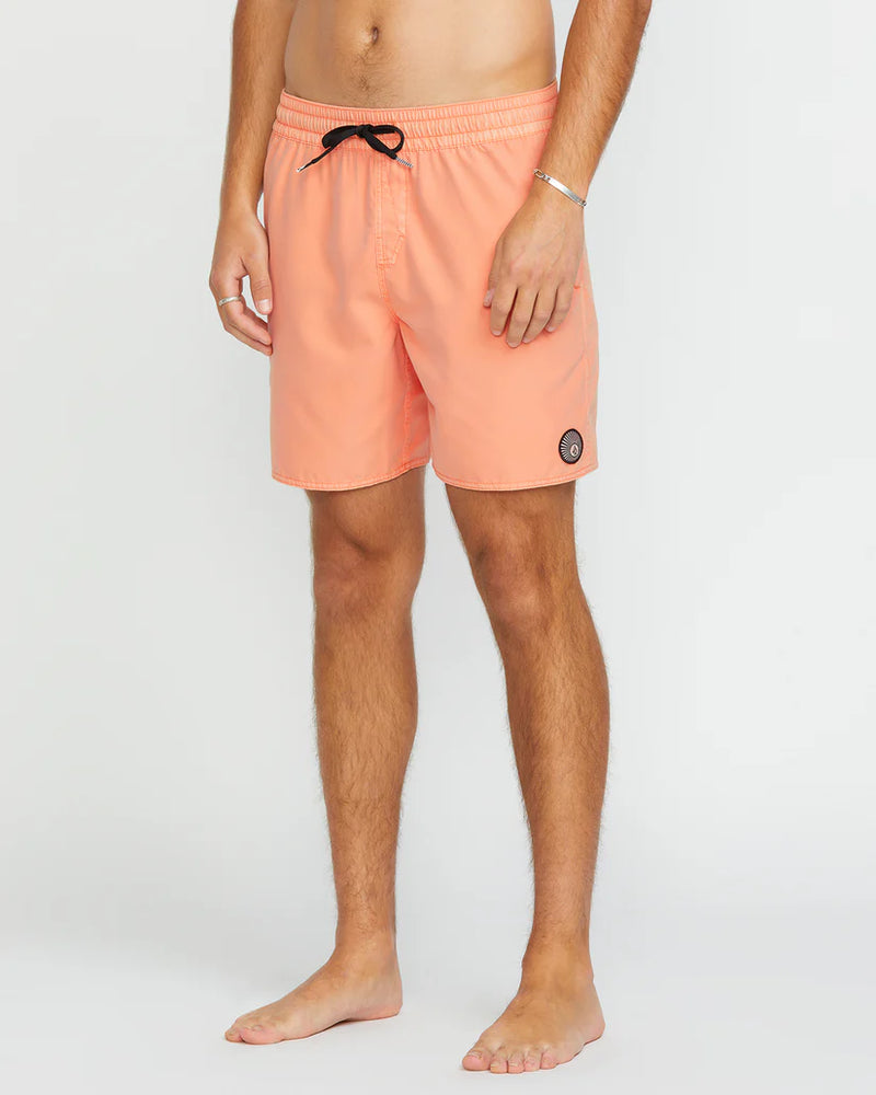 Load image into Gallery viewer, Volcom Men&#39;s Center Trunk 17&quot; Boardshorts Pale Peach A2532404_PCH
