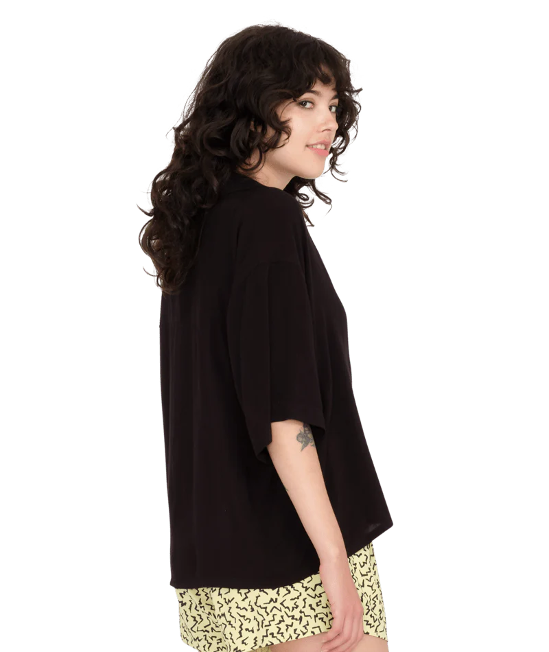 Load image into Gallery viewer, Volcom Women&#39;s Servistone Shirt Black B0412408_BLK
