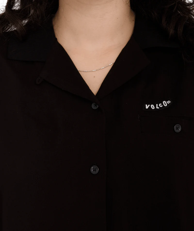 Load image into Gallery viewer, Volcom Women&#39;s Servistone Shirt Black B0412408_BLK
