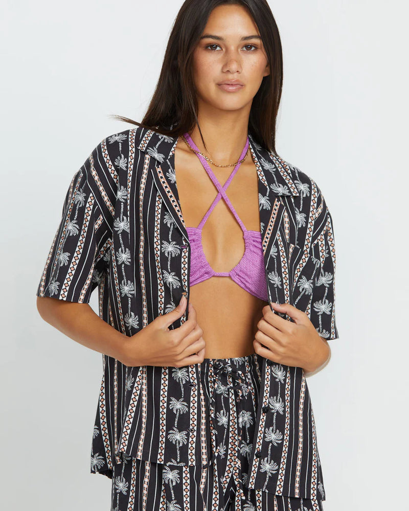 Load image into Gallery viewer, Volcom Women&#39;s Sun Stunner Shirt Black Combo B0412500_BLC
