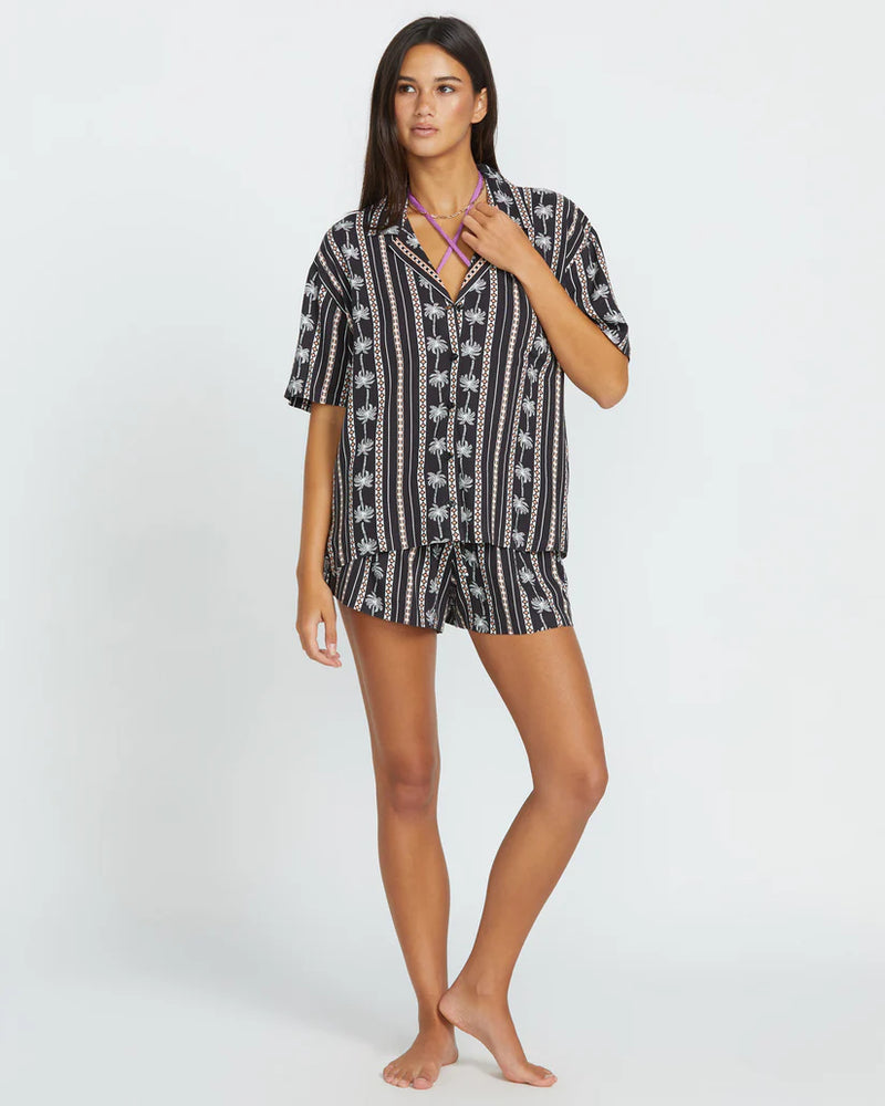 Load image into Gallery viewer, Volcom Women&#39;s Sun Stunner Shirt Black Combo B0412500_BLC
