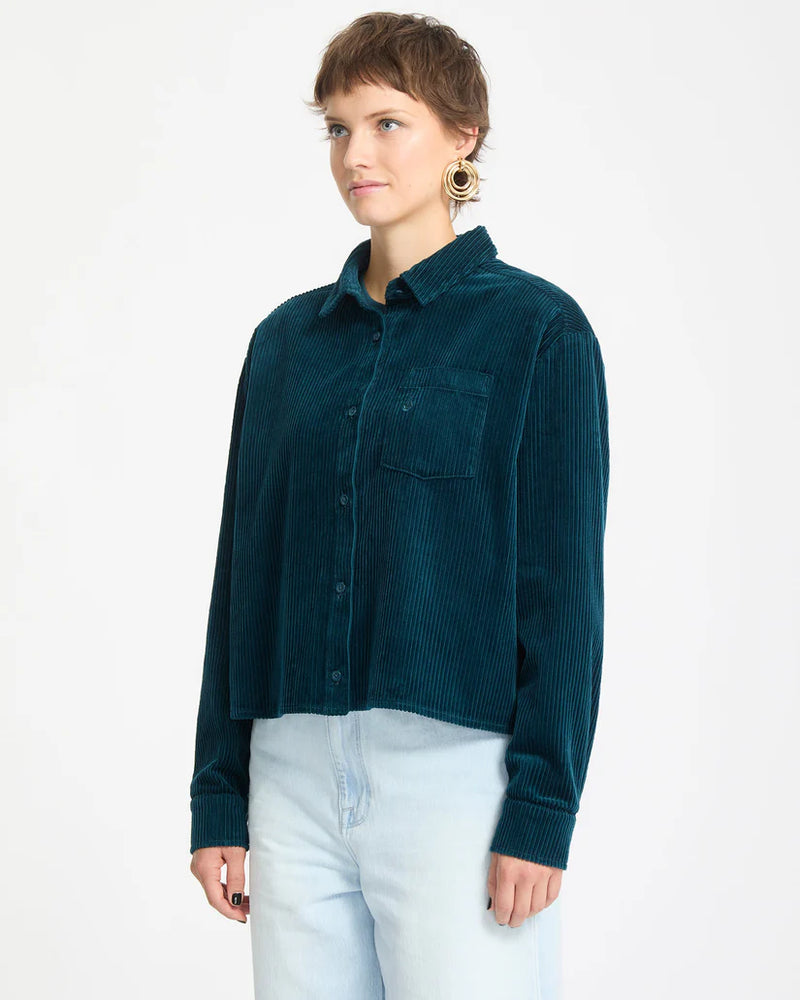 Load image into Gallery viewer, Volcom Womens&#39; Weellow Corduroy Shirt Emerald Green B0532404_EMG
