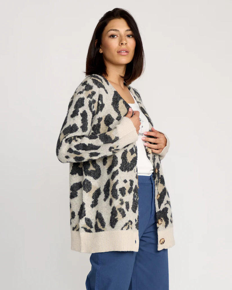 Load image into Gallery viewer, Volcom Womens&#39; Wylding Out Cardigan Animal Print B0732508_ANM
