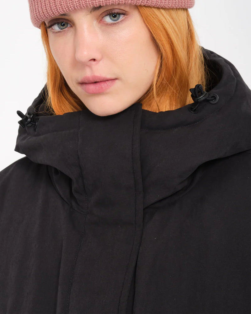 Load image into Gallery viewer, Volcom Women&#39;s Sleepi Puff Up Parka Jacket Black B1732502_ACI
