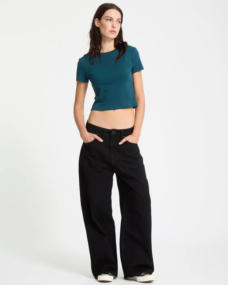 Load image into Gallery viewer, Volcom Women&#39;s Beeggy Denim Pants Black Combo B1912500-BLC
