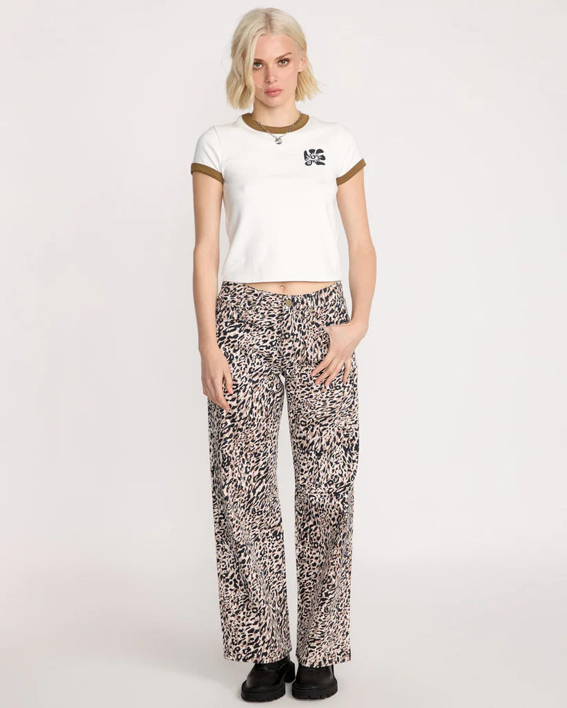 Load image into Gallery viewer, Volcom Women&#39;s Stoned Boyfriend Lowrise Jeans Animal Print B1932503_ANM

