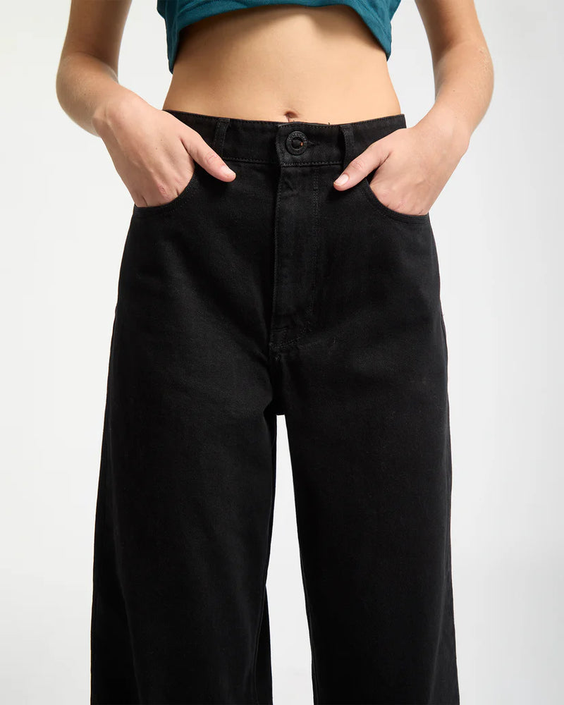 Load image into Gallery viewer, Volcom Women&#39;s Weellow II Denim Pants Black B1932505-BLK
