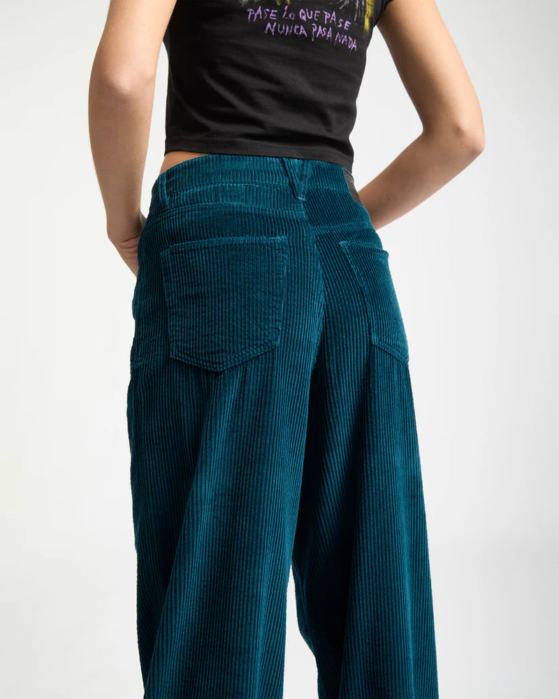 Load image into Gallery viewer, Volcom Women&#39;s Weellow II Corduroy Pants Emerald Green B1932506-EMG
