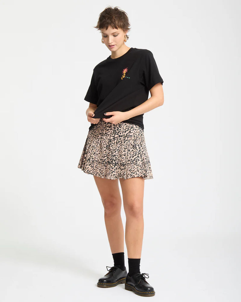 Load image into Gallery viewer, Volcom Women&#39;s Radical Daze Up T-Shirt Black B3532508-BLK
