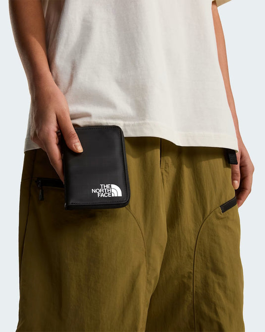 The North Face Base Camp Voyager Wallet TNF Black/TNF White/NPF NF0A81BK53R