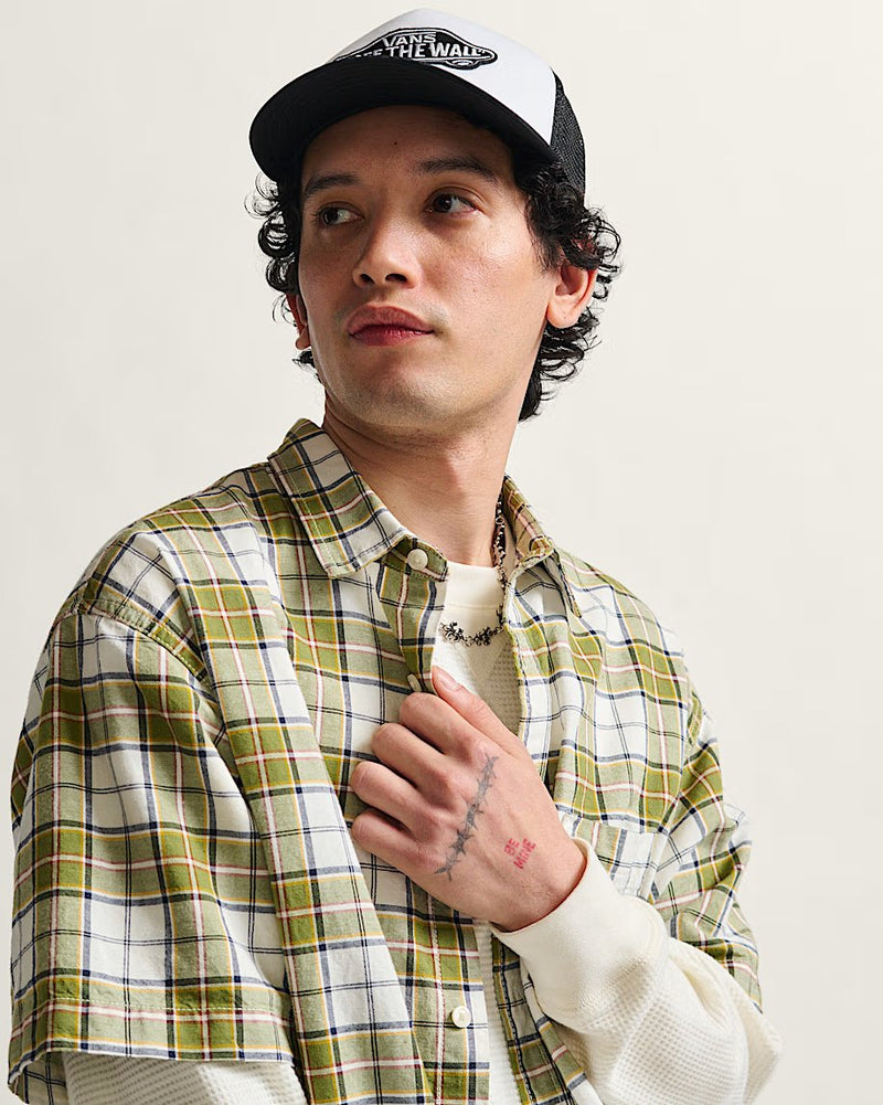 Load image into Gallery viewer, Vans Unisex Classic Patch Trucker Hat Black/White VN00066XY28
