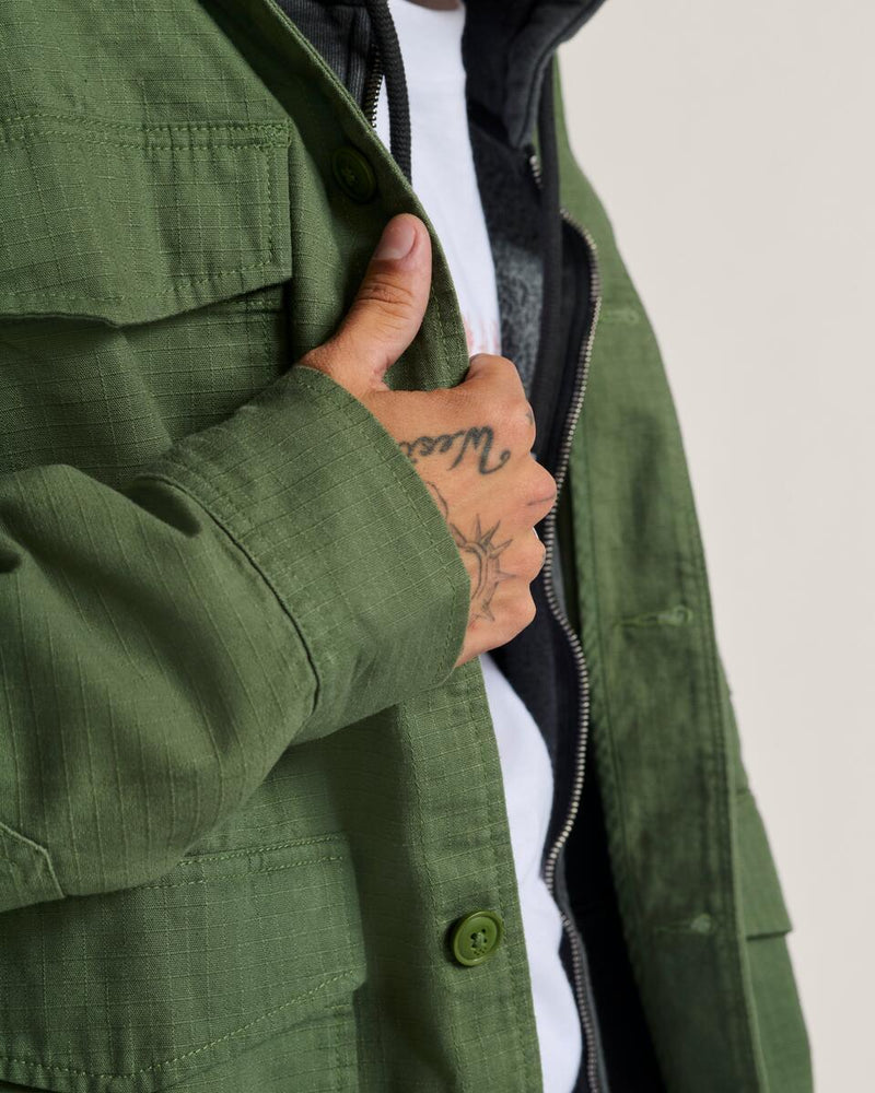 Load image into Gallery viewer, Vans Men&#39;s Skate Military Overshirt by Atiba Jefferson Pine Forest Green VN000R38EN61
