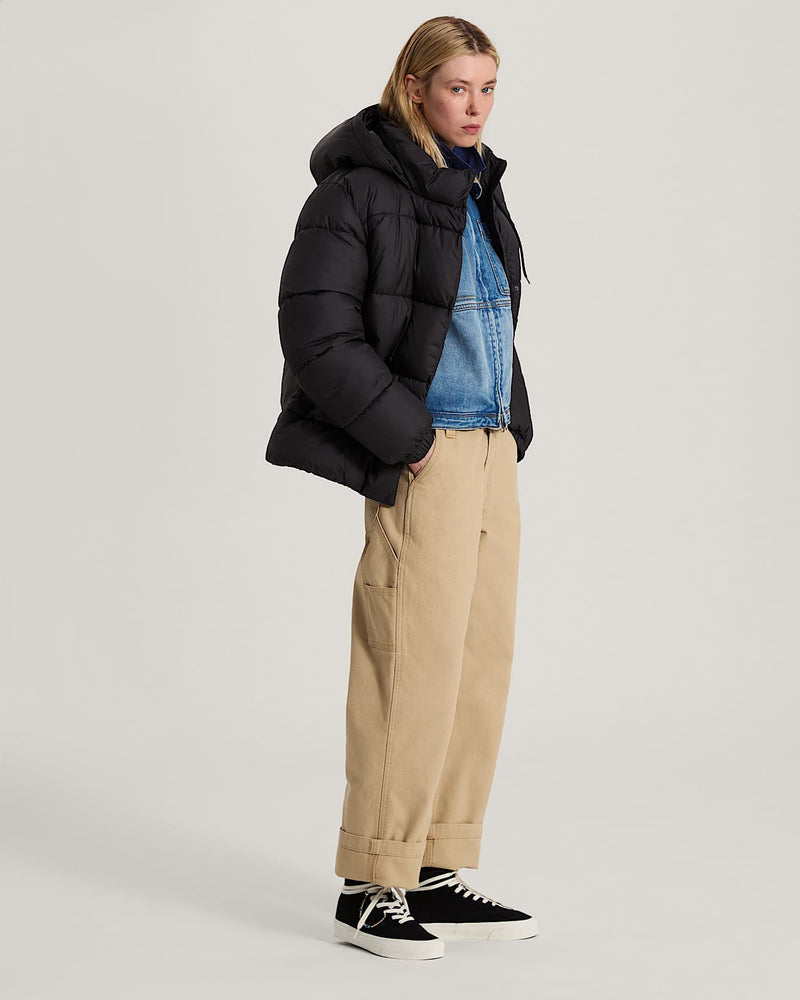 Load image into Gallery viewer, Vans Women's Hillgate Regular Length Puffer Black VN00101QBLK

